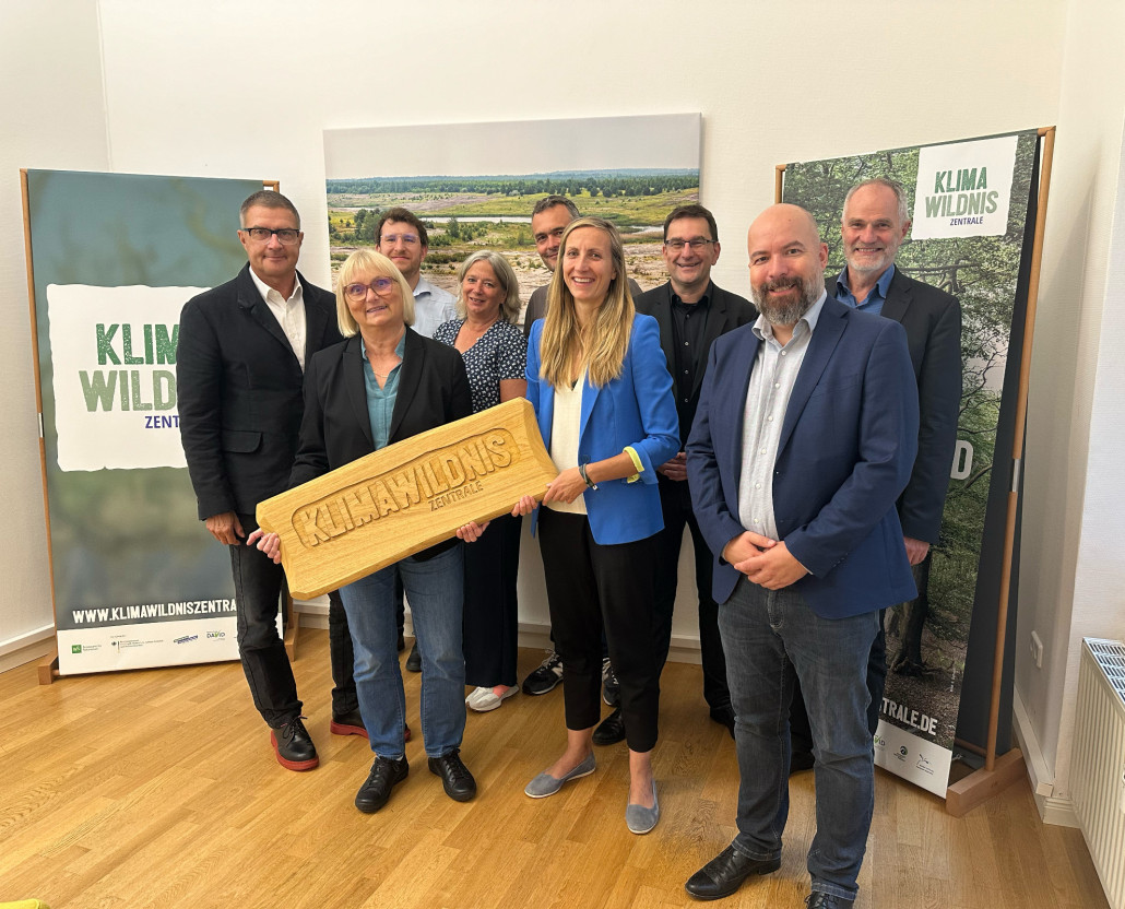 Bettina Hoffmann besucht KlimaWildnisZentrale © Claudia Weigel